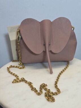 Cutest Little Elephant Crossbody Bag in Dusty Pink